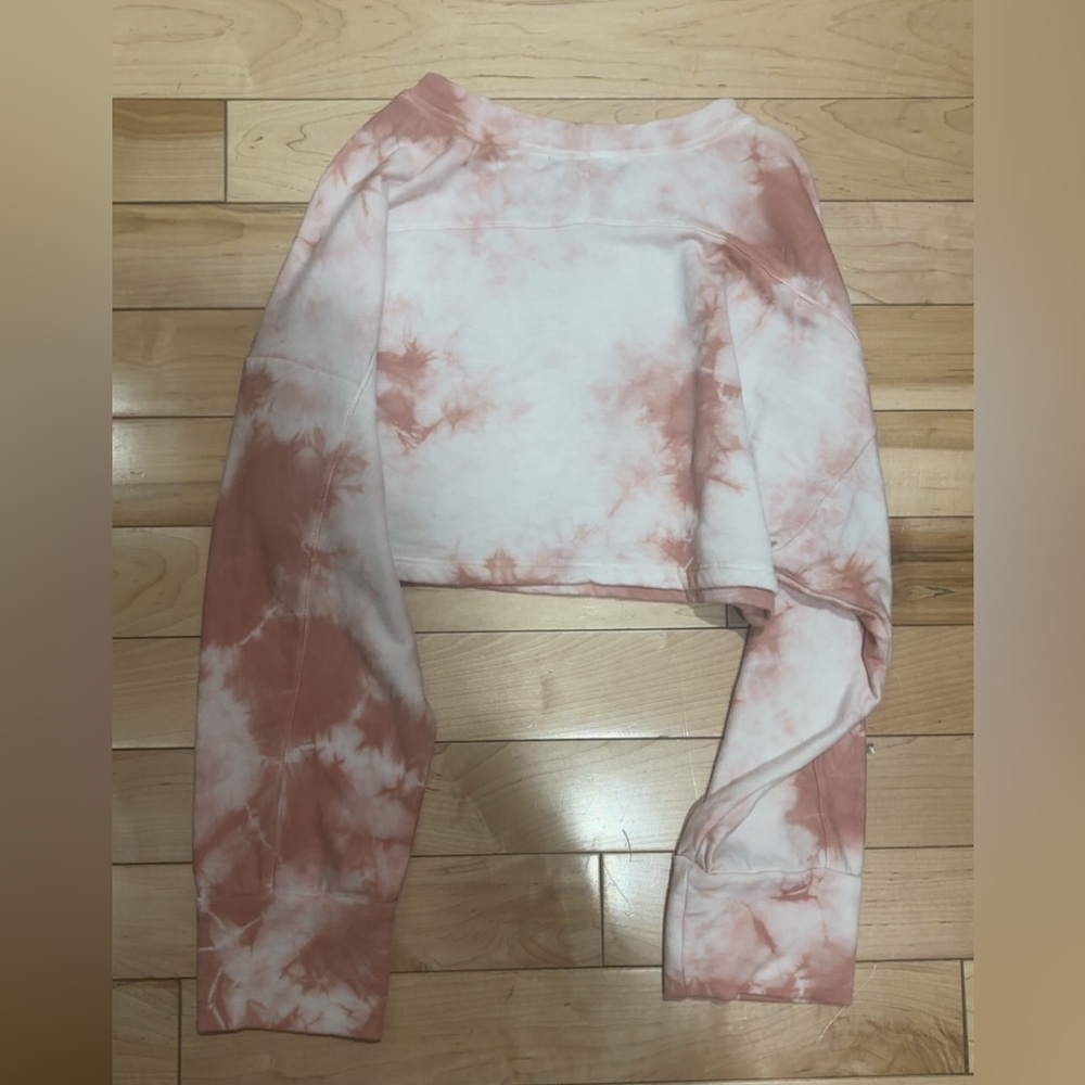 LULU’S CROPPED TIE DYE SWEATSHIRT - Picture 4 of 4